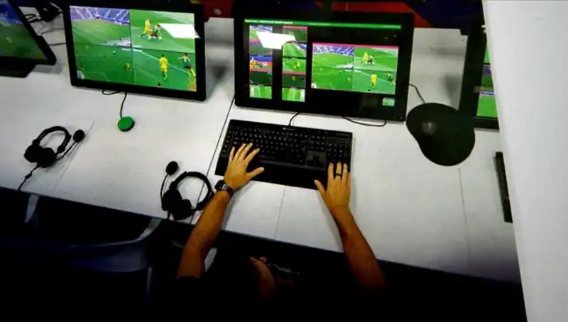 İtalya Futbolunda Devrim: VAR Sisteminin Yenilikleri Ekranlarda!