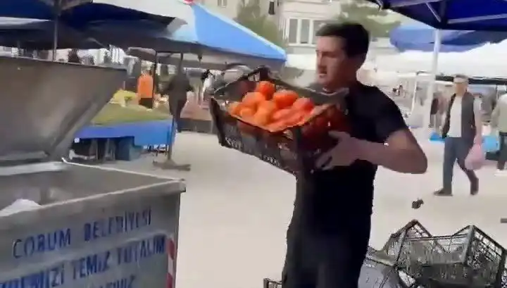 Domateslerini Çöpe Döken Pazarcıya Şok Eden Tutarla Para Cezası Kesildi!