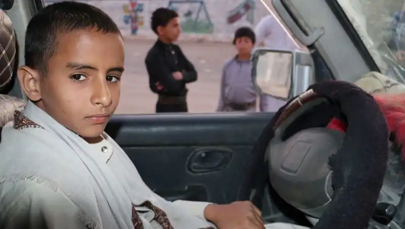 Yemen'in Çocuk Şoförleri: İç Savaşın Pençesindeki Umut ve Mücadele