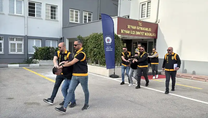 Yılın Olayı: Alacak Verecek İhtilafında Evi Kurşunladılar!