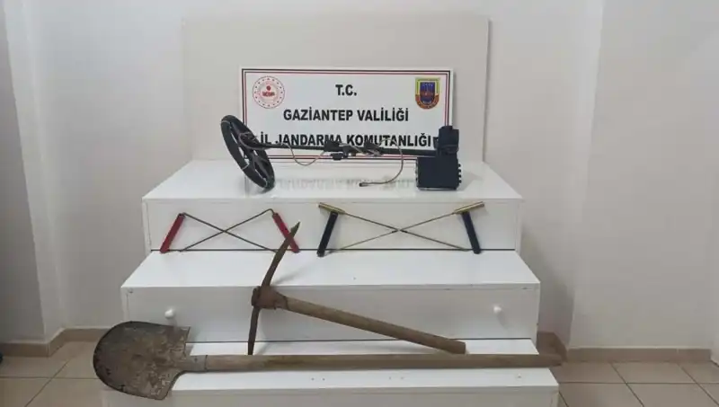 Definecilere Operasyon: Kaçak Kazı Yapan İki Kişi Gözaltında!