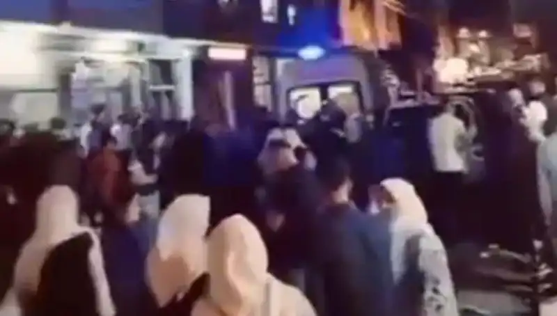 14 Yaşındaki Kader, Balkondan Düşerek Ağır Yaralandı!