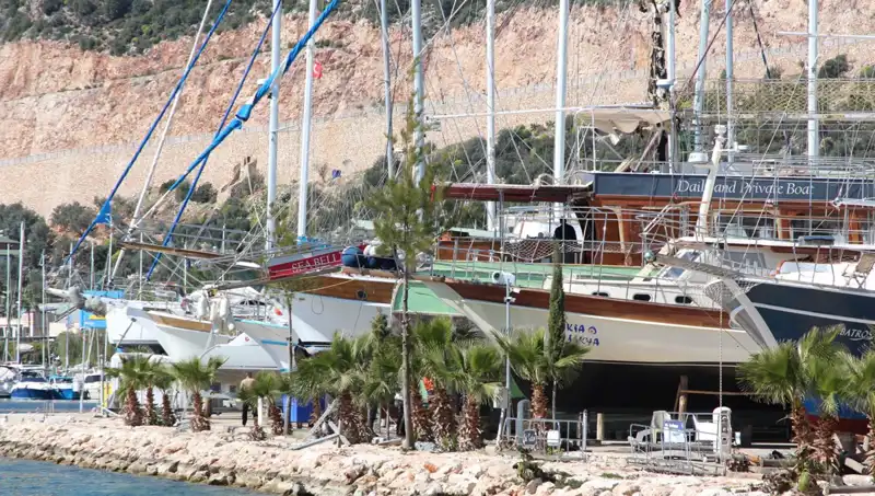 Kaş’ta Gezinti için Yeni Tekneler Yolda: Yaz Sezonuna Hazırlıklar Başlıyor