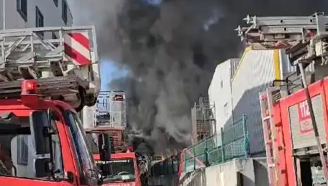 Tuzla'daki Fabrika Yangını: Kontrol Altında ve Nedenleri Araştırılıyor