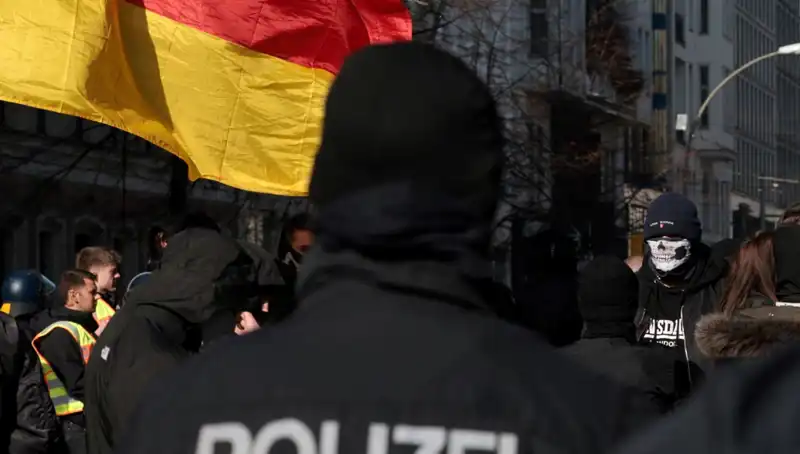 Berlin'deki Türk Market Zincirine Düzenlenen Silahlı Saldırı Korkuttu