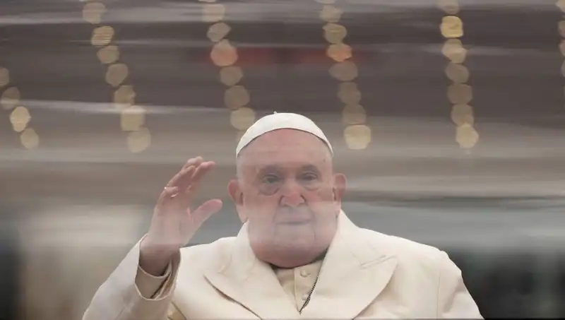 Papa Francis Hastaneden Mesaj Gönderdi: "Buradan Size Eşlik Ediyorum"