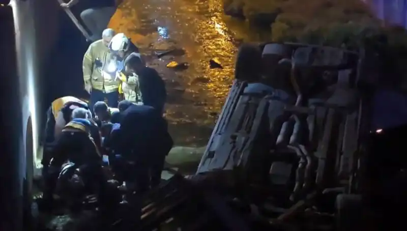 Yaralıyı Kurtarmak İçin İtfaiye Ekibi Seferber Oldu, Sürücü Kaçtı!