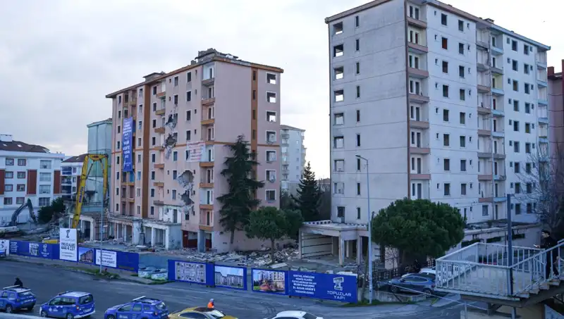 Büyükçekmece'de Güvenli Gelecek İçin 10 Bina Yıkılıyor!