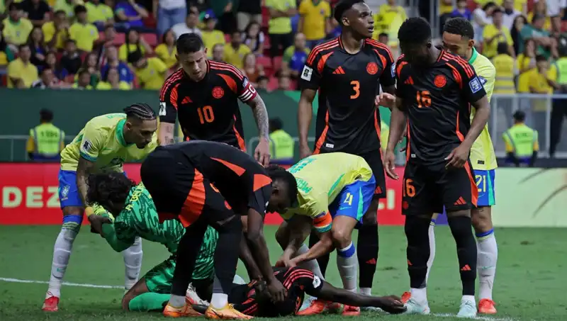 Galatasaraylı Davinson Sanchez'in Korkunç Anları: Kafa Kafaya Çarpışma ve Sonrası