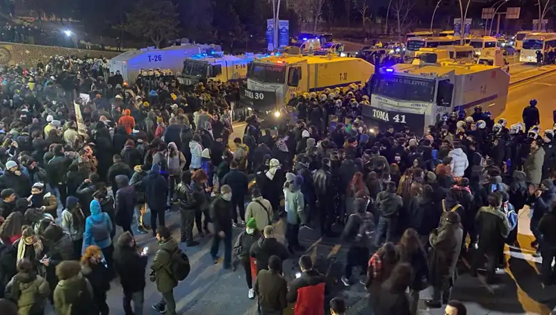 İstanbul ve Ankara’da İmamoğlu'na Destek: Öğrenciler Eğitim Hakkı için Sokaklarda