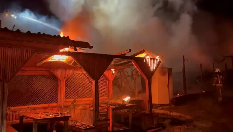 Şile'de Altı Gözleme Restoranı Alev Alev Yandı, Neler Oldu?