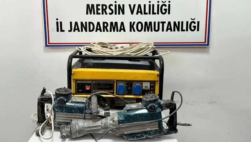Mersin'de Kaçak Kazı Operasyonu: 5 Kişi Gözaltında