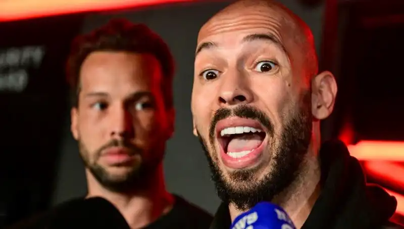 Cinsel İstismar Suçlusu Influencer Romanya'ya Dönünce Şok Açıklamalarda Bulundu